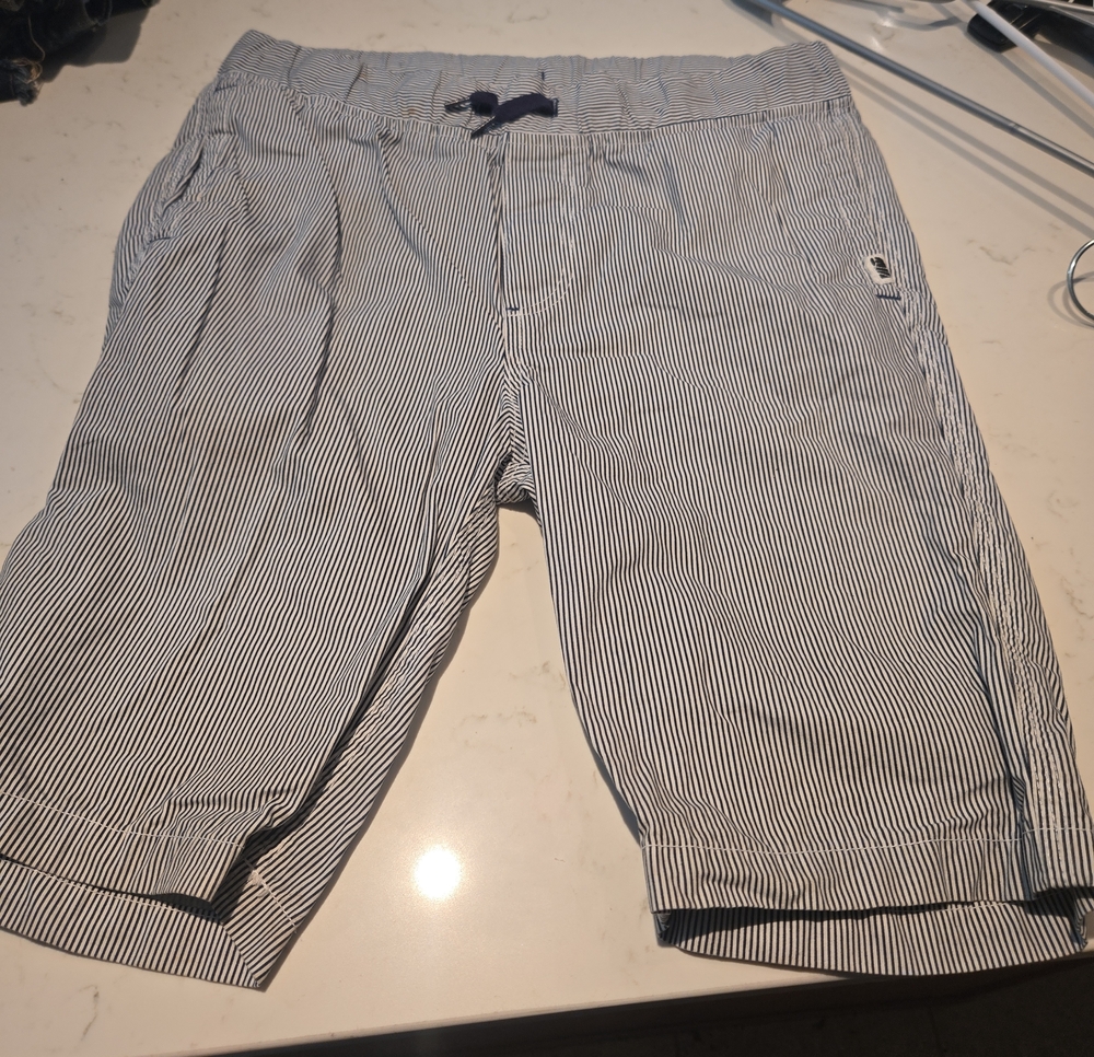 H&M Men’s Navy and White Pinstripe Drawstring Shorts